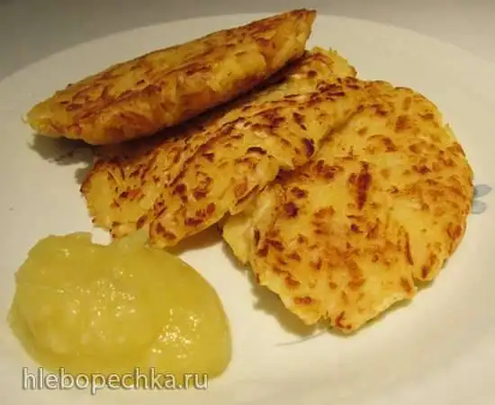 Оладьи из сельдерея с яблочным соусом