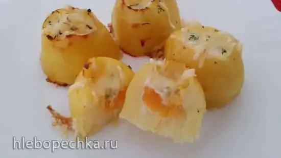 Картошка с перепелиными яйцами в духовке