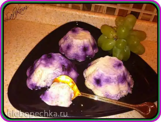 Творожное суфле с яблоком и черникой в микроволновке