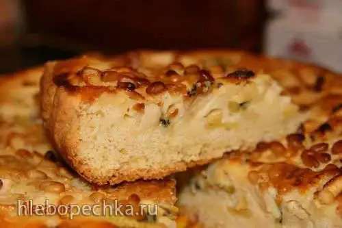Яблочный пирог с кедровыми орешками