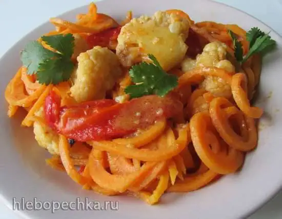 Спагетти из тыквы с овощами и сливочным соусом карри