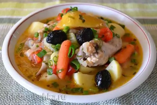 Овощное рагу с курицей и маринованными лимонами