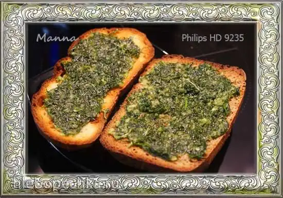 Тосты с чесночной пастой в мультипечи Philips HD9235