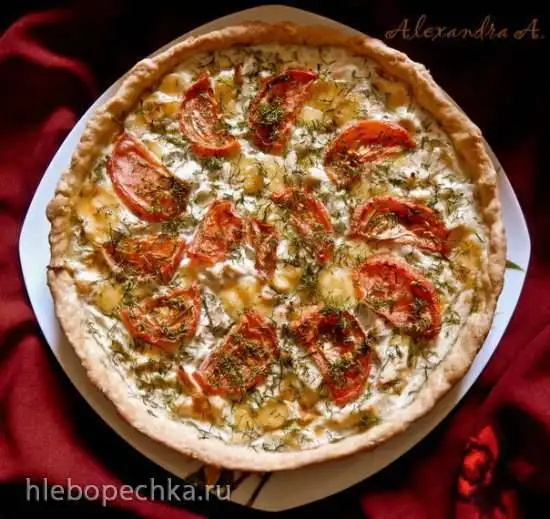 Киш с курицей и помидорами