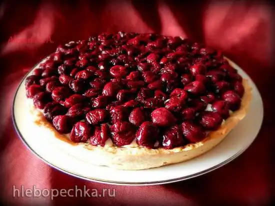 Вишневый пирог с кремом из маскарпоне