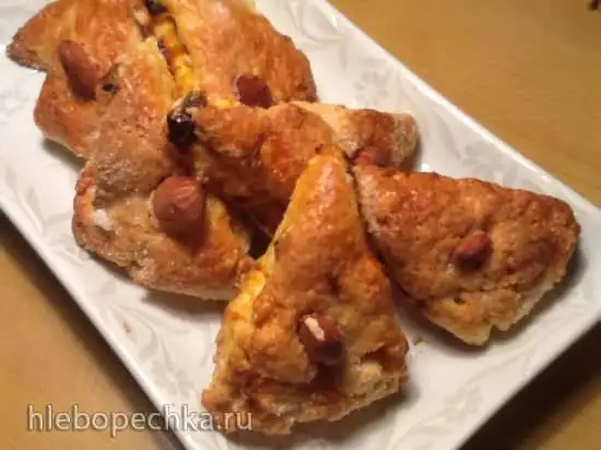 Сконы с морковью и изюмом (без яиц в тесте)