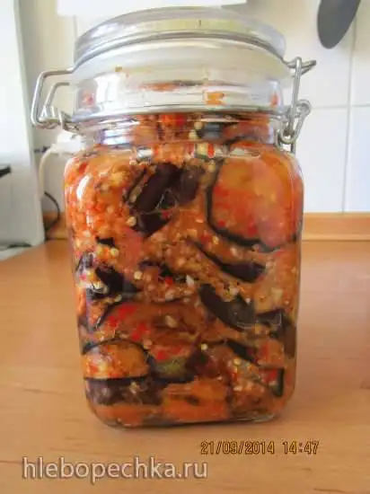 Закуска из баклажанов с горьким перцем и чесноком