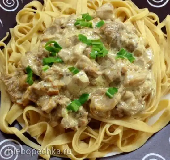 Тальолини с курицей и лисичками
