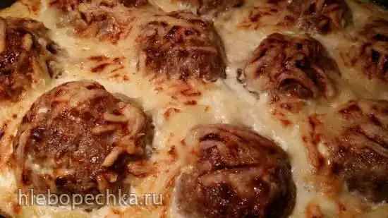 Картофельно-капустная запеканка с фрикадельками (Kartoffel-Sauerkraut-Auflauf mit Frikadellen)