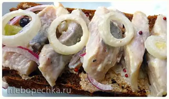 Маринованная селедка по-фогтландски (Einmarinierter Hering)