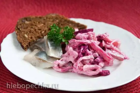 Салат из сельди со свеклой (Heringsalat mit Roten Rueben)