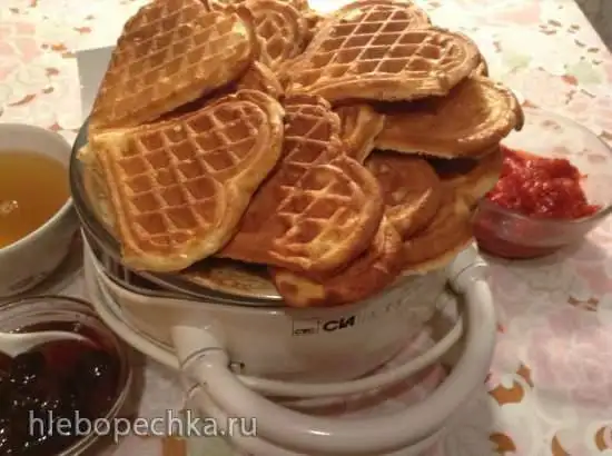Немецкий десерт: Дрожжевые вафли с джемом