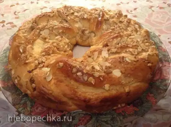 Hefekranz mit Quarkfullung (Венок с творожной начинкой)
