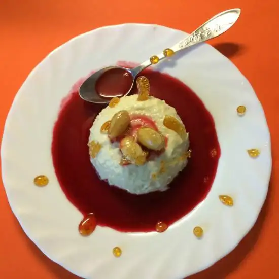 Марципан Mousse von sahne-nougat und mandelkrokant