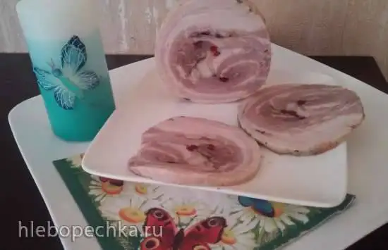 Рулет из свинины с брусникой в ветчиннице Тескома