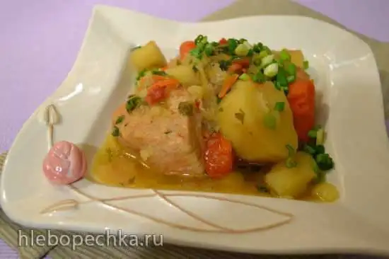 Филе индейки, тушеное с картофелем