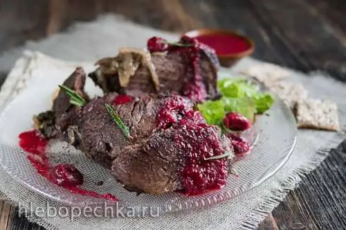 Оленина в красном вине и вишневом соусе (Hirschbraten in Rotwein - Kirschsauce)