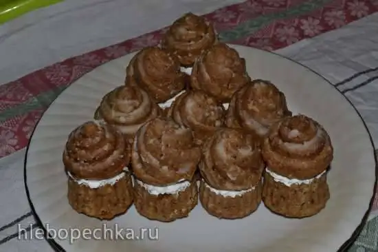 Орехово-яблочные кексы с изюмом (форма Nordica Ware кексы с шапочками)