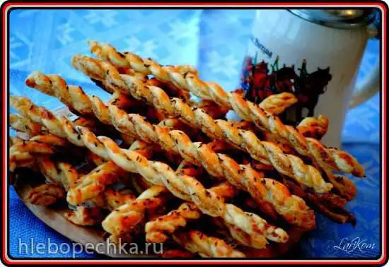 Слоёные косички с анчоусами и тмином (Kaesezoepfe mit Sardellen-Kuemmelfuelle)