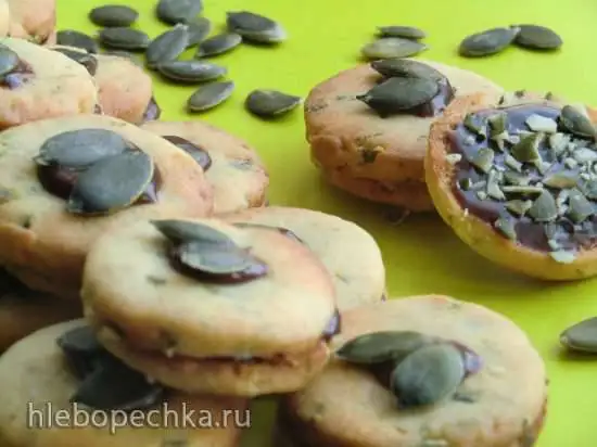 Песочное печенье с марципаном и тыквенными семечками (Kurbiskernkekse)