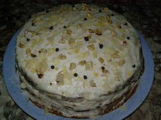 Торт с пастернаком и грецким орехом