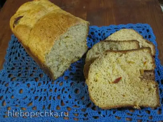 Хлеб с сушеными помидорами, пармезаном и с цельнозерновой мукой
