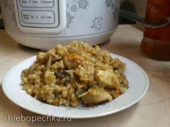 Пшеничная каша с куриной грудкой и вешенками