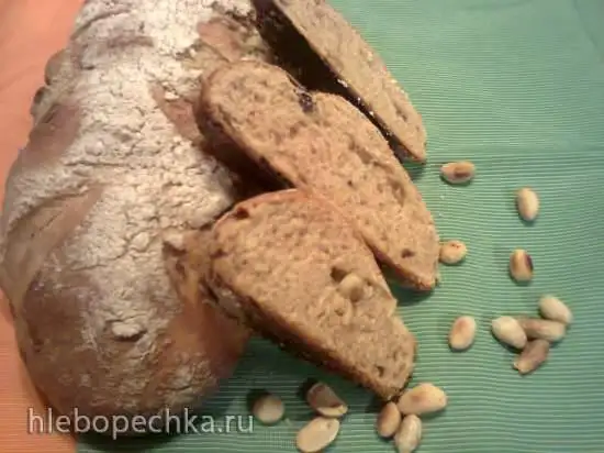 Польский  хлеб с изюмом и орехами