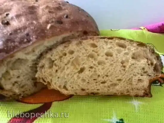 Итальянский хлеб на опаре с луком, томатами и болгарским перцем в духовке