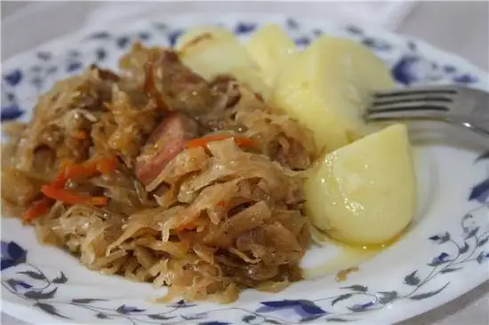 Капуста тушеная