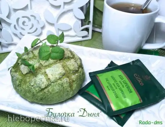 Зеленая шпинатная булочка «Дыня» (Spinach Melon Bread)