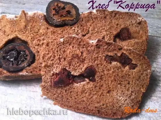 Хлеб «Коррида» (пшенично-ржаный с зелеными грецкими орехами и вяленой хурмой)