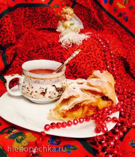 Карамельный яблочный штрудель