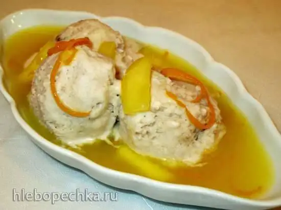 Мороженое из козьего йогурта с соусом из цукини и апельсина