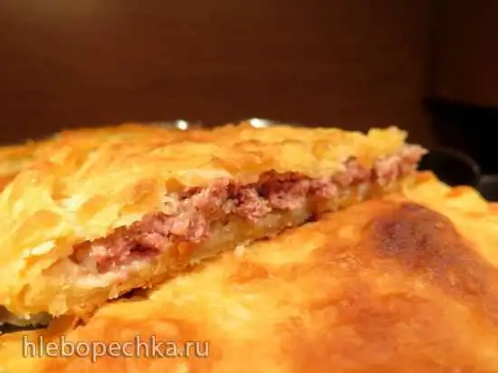 Слоёный пирог с бараниной в пиццепечках Travola и Princess