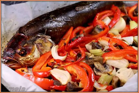 Жерех, запеченный с овощами