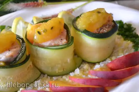 Семга в кабачках (цукини) на пару, под манговым соусом