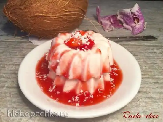 Кокосовая панна котта с клубничным (ягодным) кули