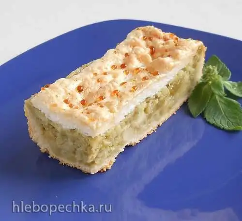 Пирог с ревенем под белковым суфле