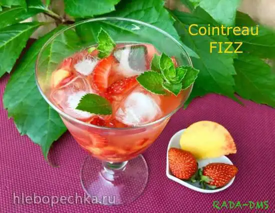 Коктейль Fizz Cointreau сам по себе и как основа для разнообразных коктейлей