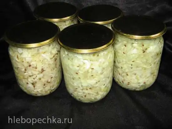 Капуста маринованная (с яблоками и тмином)