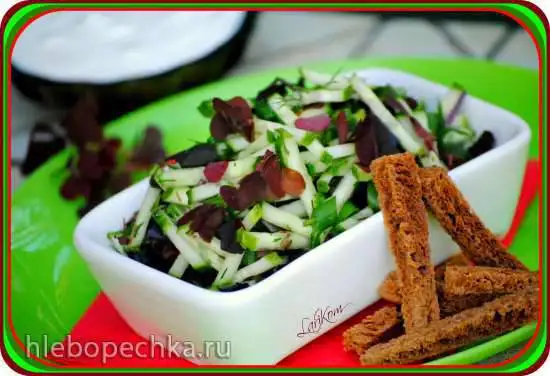 Салат из красной кислицы