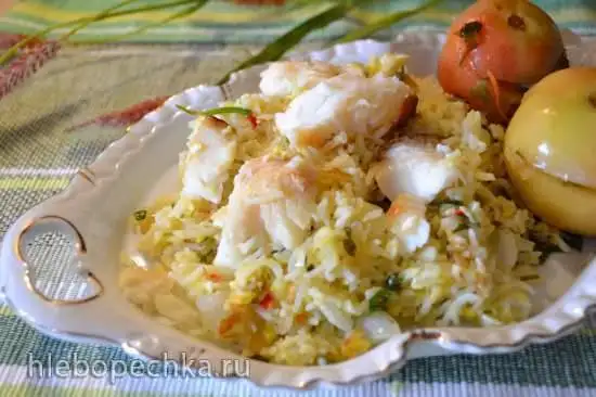 Отварной рис с яйцом и рыбой горячего копчения