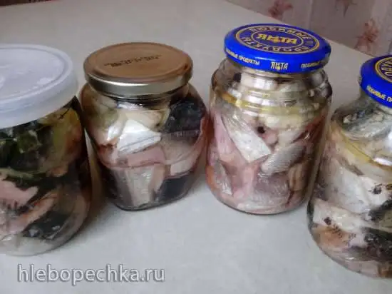 Рыбные консервы в банках