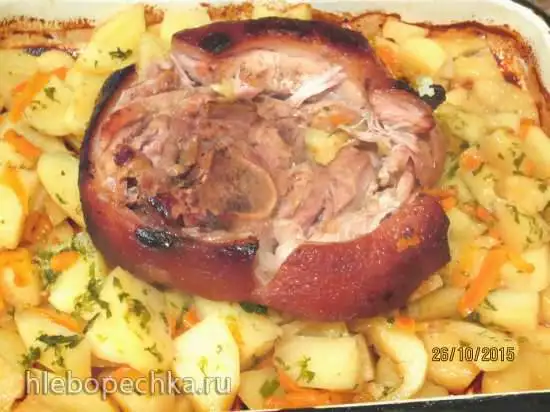 Окорок с овощами (как вариант)