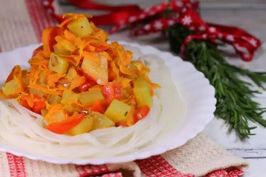 Рисовая лапша с овощами