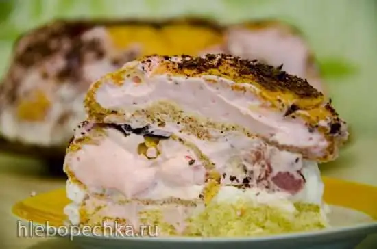 Торт десертный с эклерами и желе