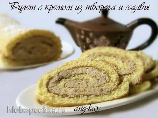 Рулет бисквитный с кремом из творога и халвы