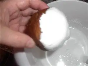 Глазурь с сахарной пудрой, лимоном и яичным белком