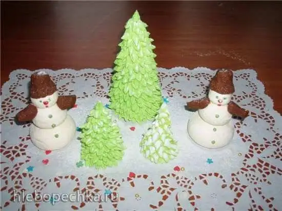 Елки из мастики  и снеговики из безе (мастер-класс)